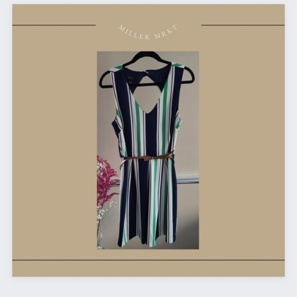 Sleeveless BCX Navy, Green,‎ and White Dress With Belt
